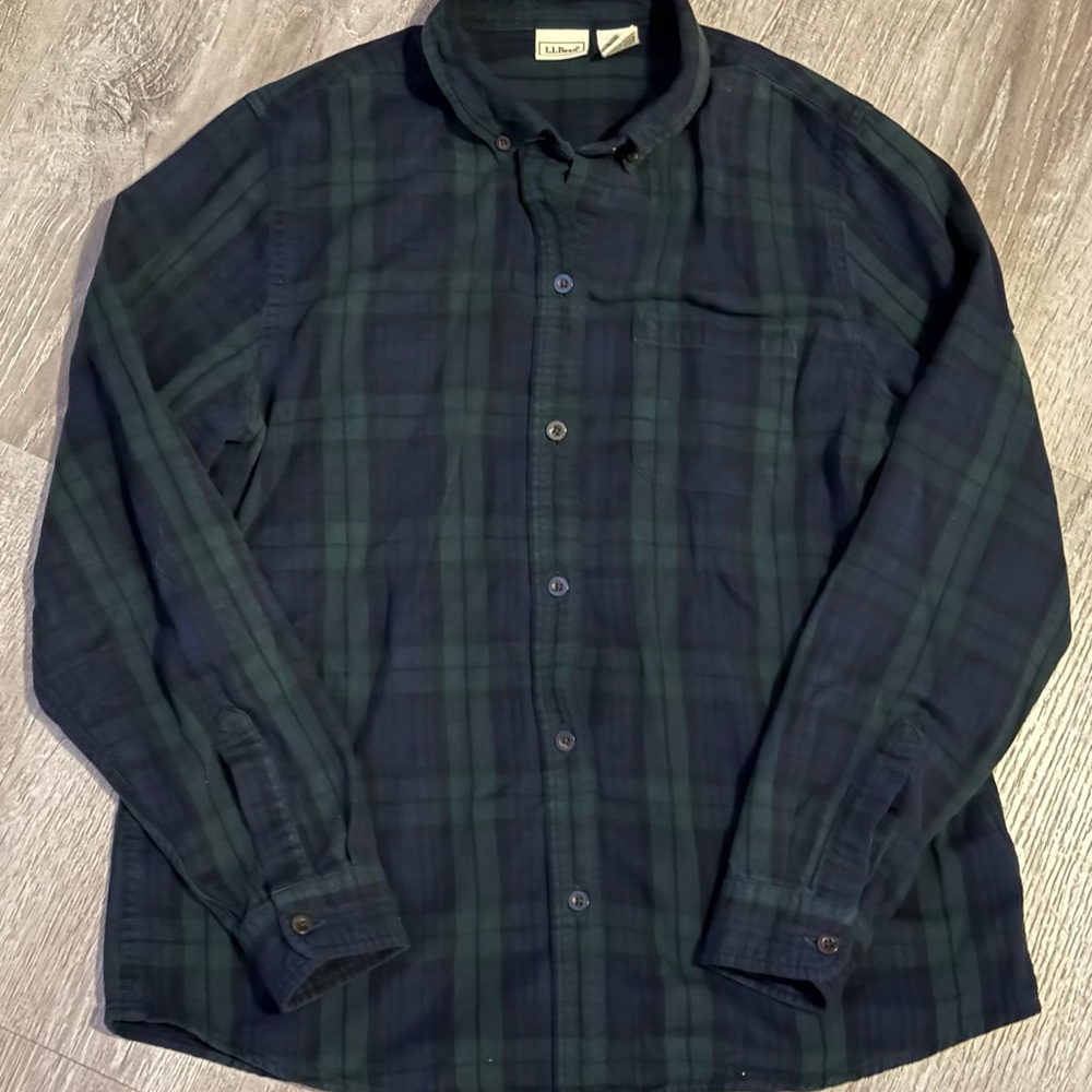 LL bean men’s Green and Blue Plaid long sleeve Shirt medium button up